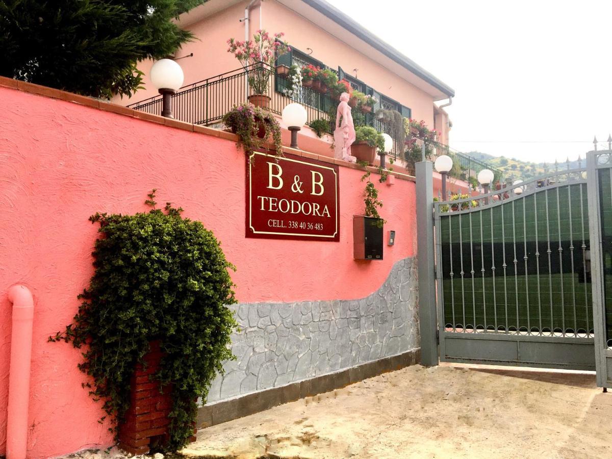 B&B Teodora Gaggi Exterior foto